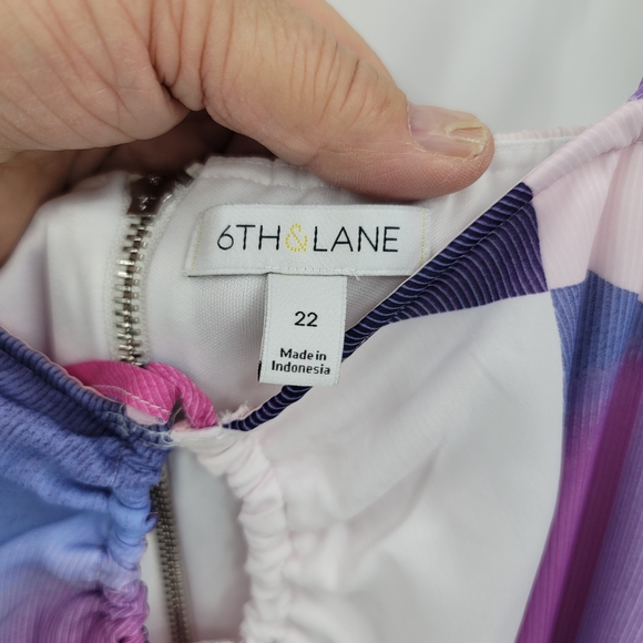 A full Length Summer Dress by 6th and Lane - Picture 9 of 11